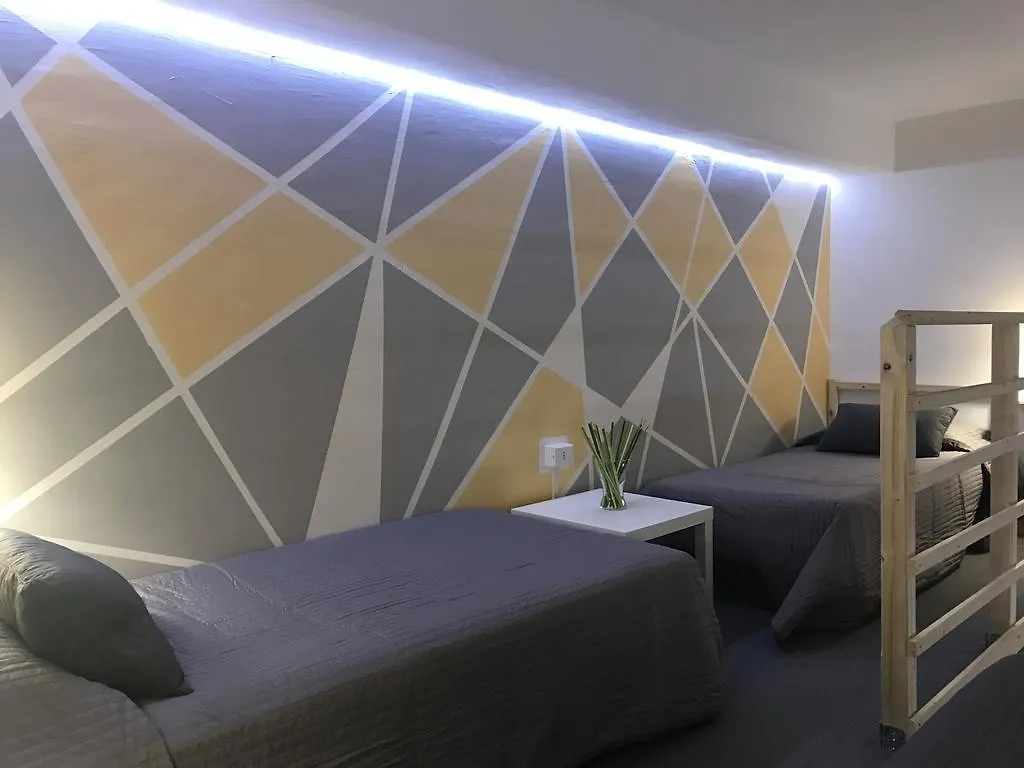 Locami Holiday&Rooms Jolanda Suite カターニア 2*,