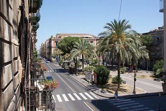 Locami Holiday&Rooms Jolanda Suite Catania 2*,  Italy