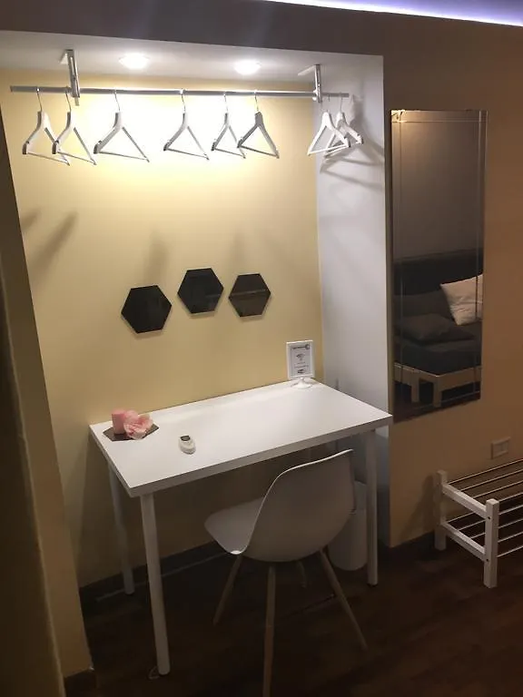 Locami Holiday&Rooms Jolanda Suite Catania 2*,  Italy
